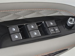 風(fēng)行游艇內(nèi)飾圖片