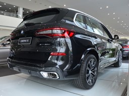 寶馬X5外觀圖片