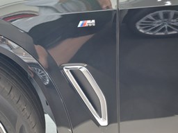 寶馬X5細節(jié)圖片