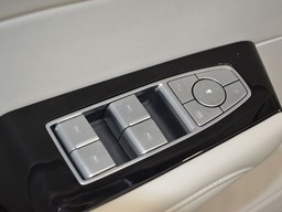 榮威鯨內飾圖片