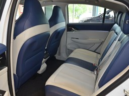 榮威鯨內飾圖片