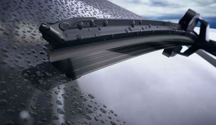 汽車雨刮模糊幾秒又清晰了