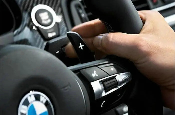 方向盤換擋撥片怎么用