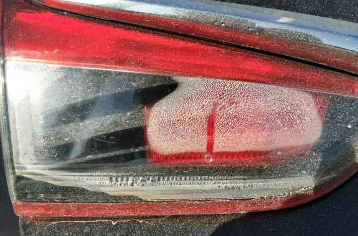 尾燈進水有霧氣怎么辦