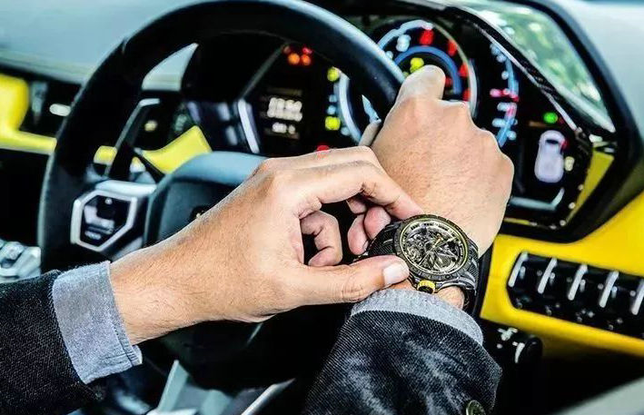 窮玩車(chē)富玩表是什么意思