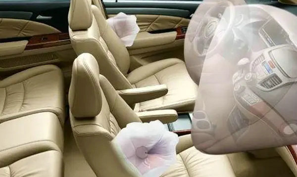 前排側安全氣囊在哪里