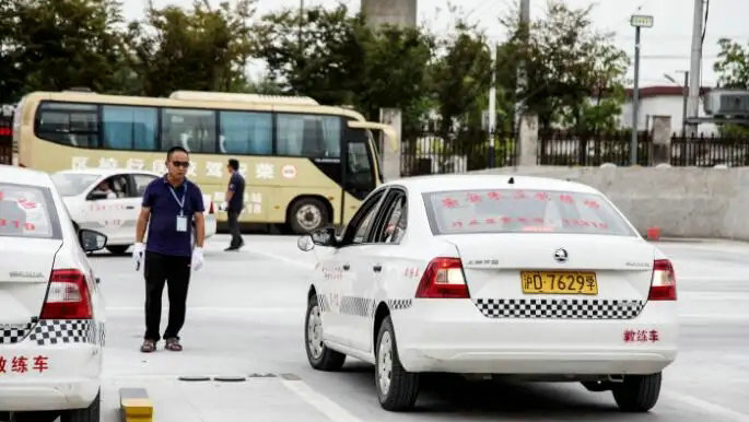 上海考駕照要花多少錢