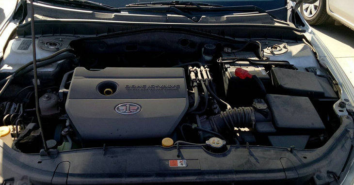 奔騰b70發動機號在什么位置