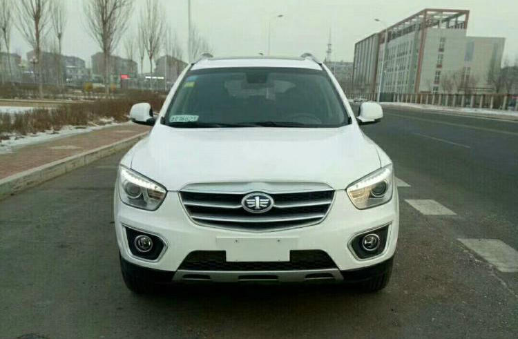 奔騰x80發動機號在哪個位置