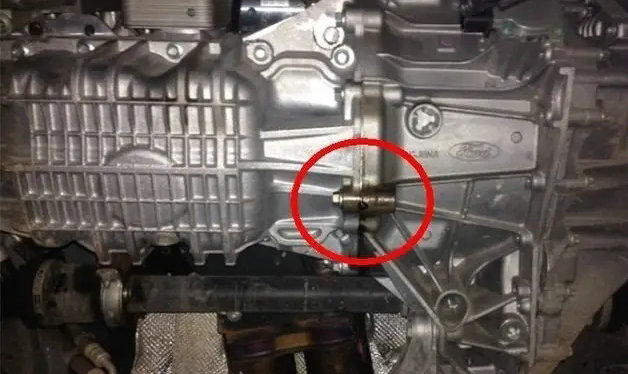 變速箱滲油問題大嗎 需要維修嗎