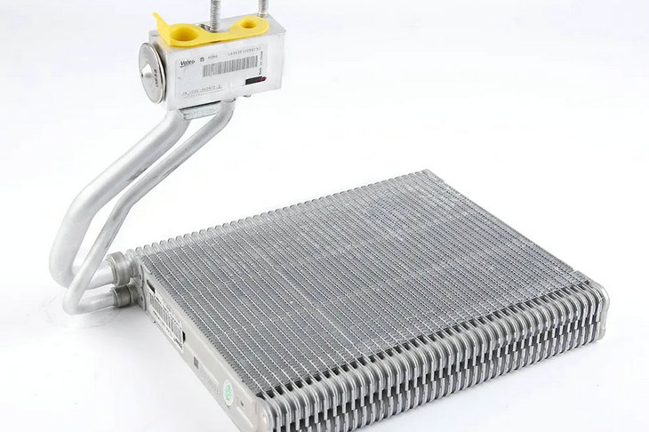 汽車蒸發器的作用和工作原理是什么