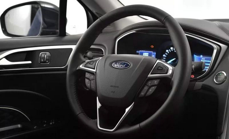 汽車方向盤不正怎么調