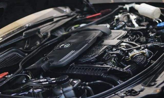 汽車發動機可以用水槍沖洗嗎