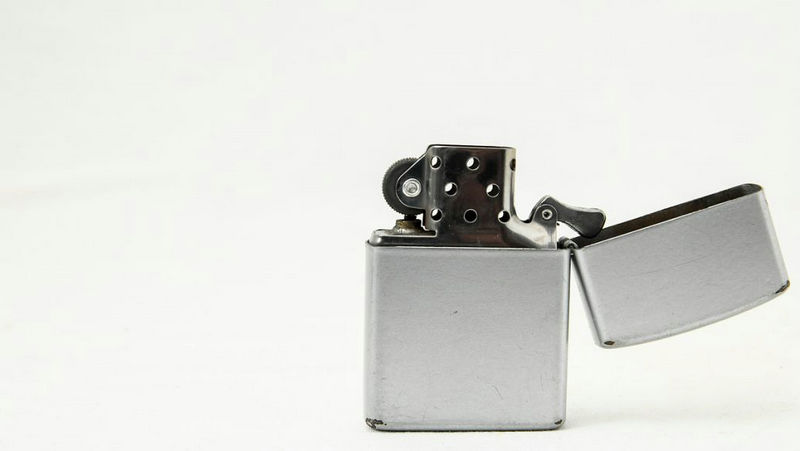 汽車(chē)放打火機(jī)會(huì)自燃嗎