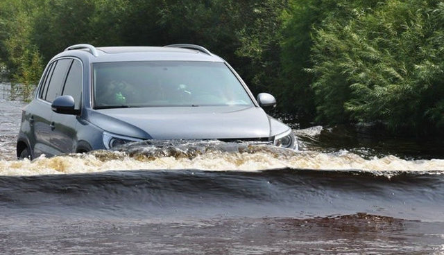 汽車涉水沒熄火有事嗎