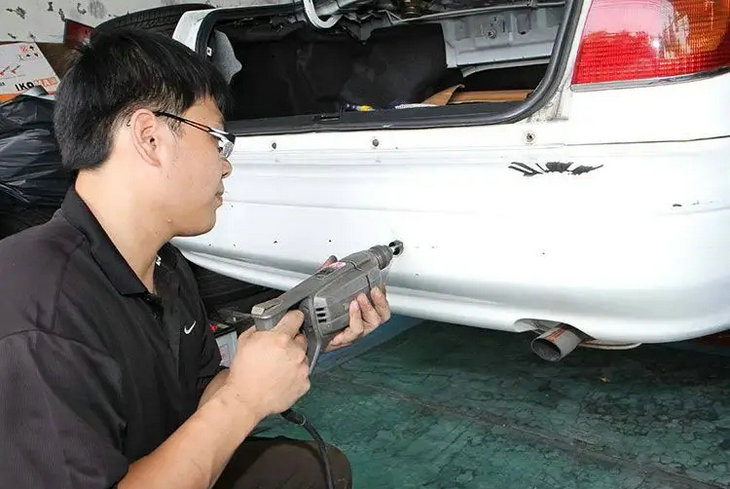 倒車雷達安裝位置在哪里比較合適