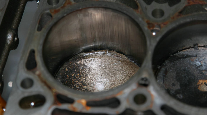 發動機拉缸可以繼續行駛嗎