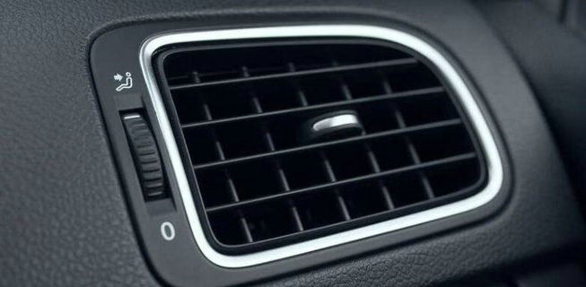 開空調發動機輕微抖動怎么回事