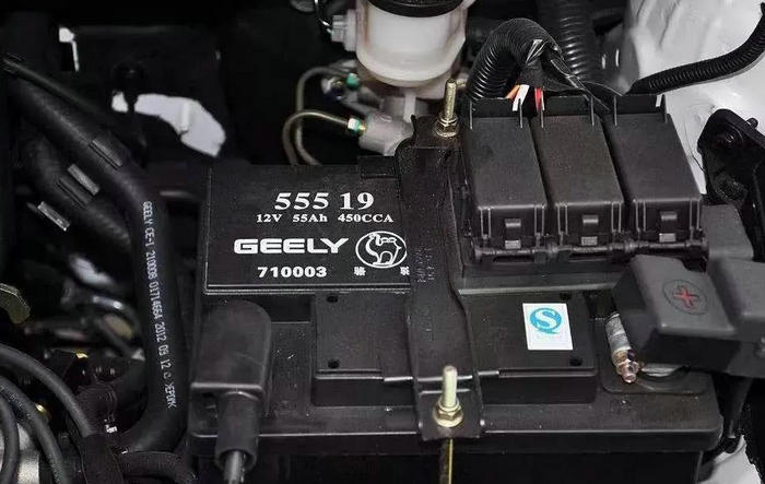 汽車電瓶長期不用怎么保養