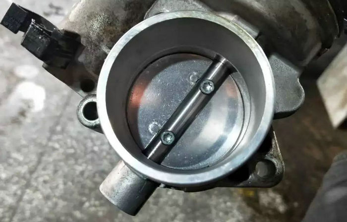 節氣門臟了對汽車有什么影響