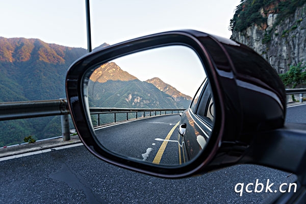 汽車反光鏡怎么調