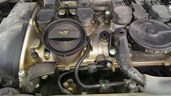 發(fā)動機漏油是什么原因?qū)е碌?></i>
          <h3>發(fā)動機漏油是什么原因?qū)е碌?/h3>
          <span>知識</span>
          <p class=