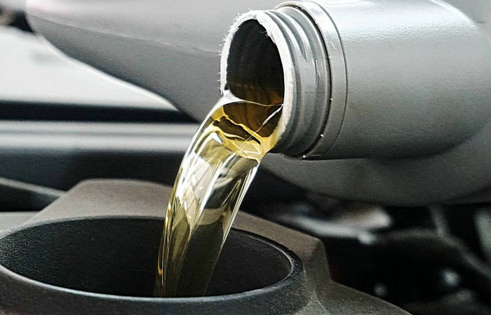 發動機機油壓力過低還能開嗎