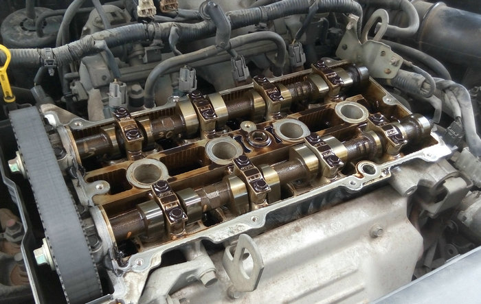 發動機里面有油泥是什么原因