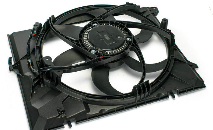 汽車散熱風扇聲音大嗡嗡響正常嗎