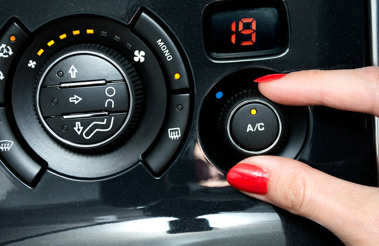 汽車怠速開空調抖動怎么回事