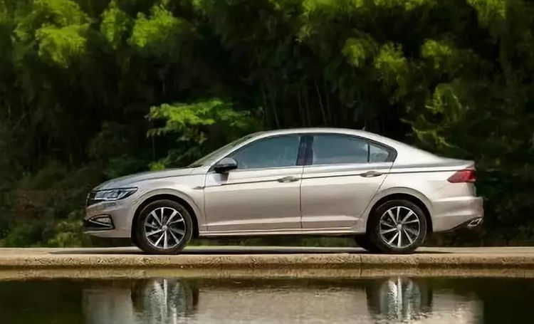 寶來r和寶來1.8t有什么區別