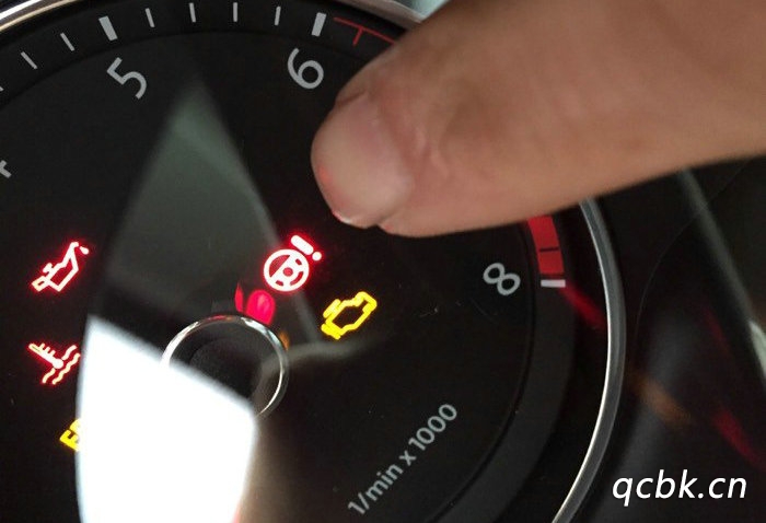 方向盤故障燈亮是什么原因