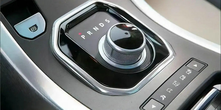 汽車(chē)掛D檔不走是什么原因