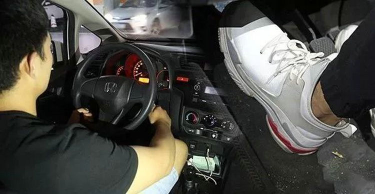 半聯動起步對車有損害嗎