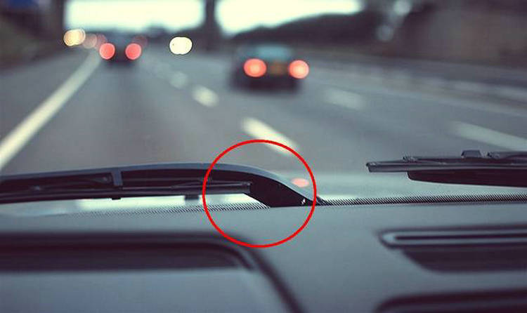 雨刮器結點位置在哪里