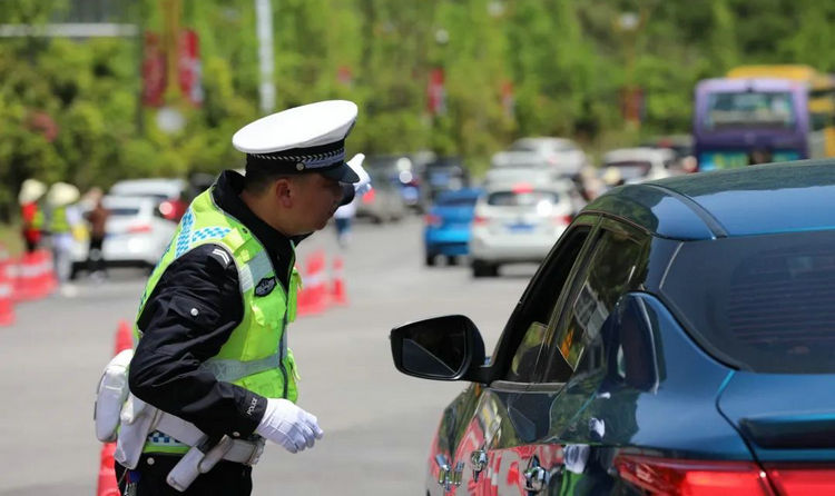 駕照暫扣期間開車交警怎么處罰