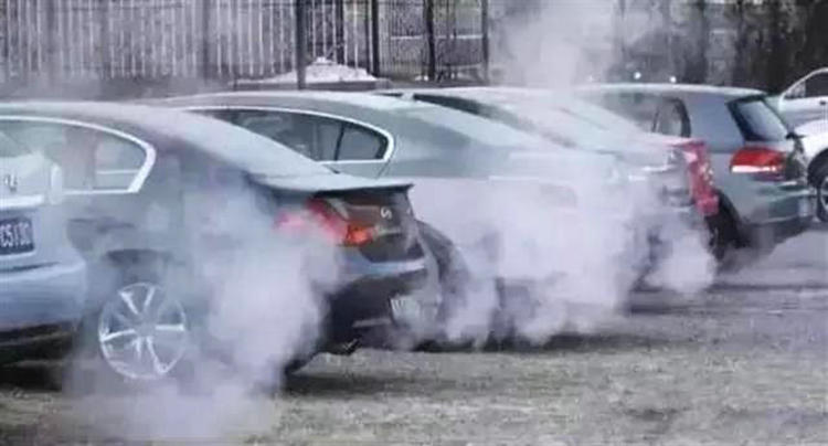 汽車原地發動可以給電瓶充電嗎