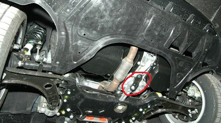 汽車底盤被石頭磕到發動機有異響怎么辦