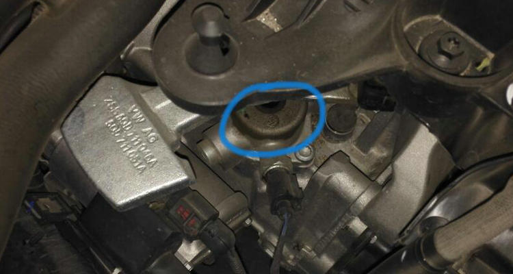 發動機缸蓋滲油解決小妙招