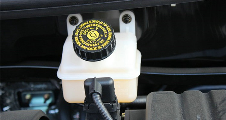 制動(dòng)液不足還能開嗎