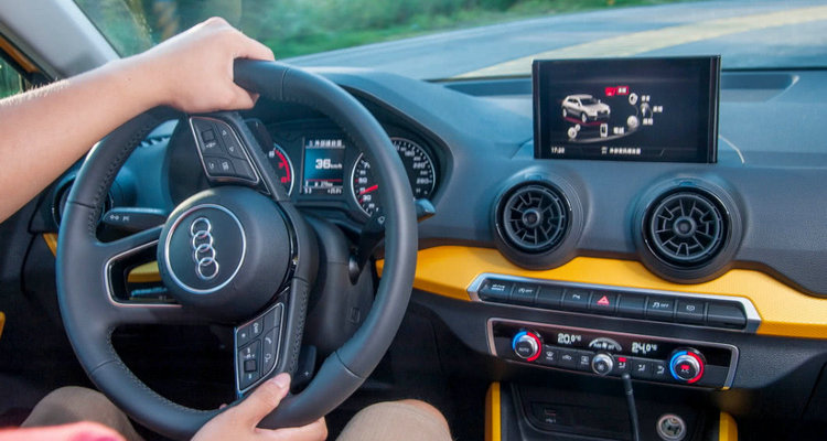 方向盤打死了車子一抖一抖的正常嗎