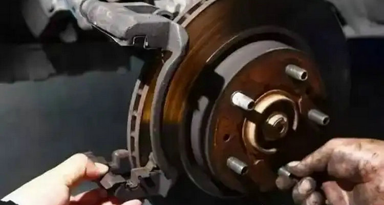 如何判斷剎車盤是否需要更換