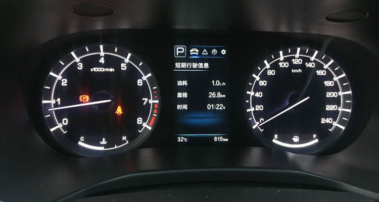 轉速表指針上下抖動正常嗎