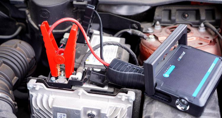 家用轎車(chē)電瓶沒(méi)電了怎么辦