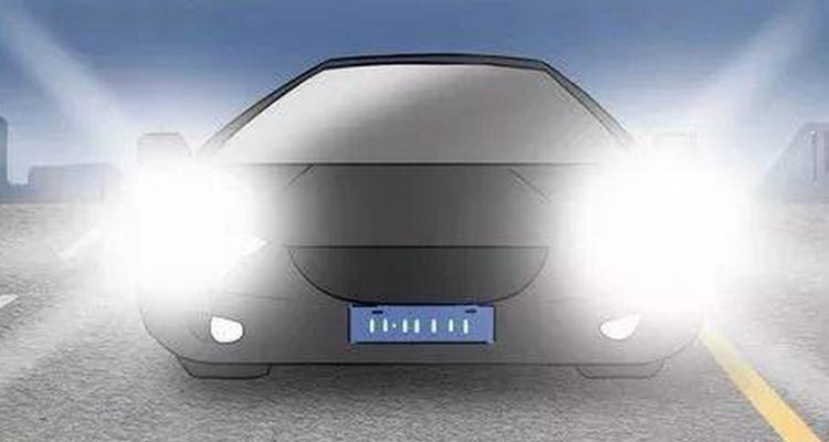 開遠光燈被監控拍到會扣分嗎