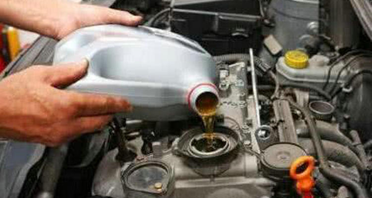 小車一般多少公里換機油