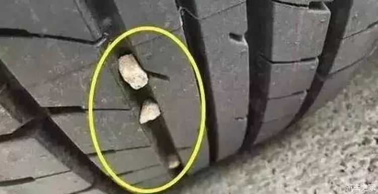 開車的時候輪胎吱吱響怎么回事