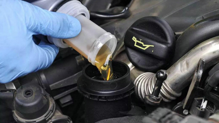 發動機機油過少會有什么癥狀