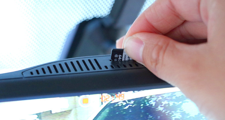 行車(chē)記錄儀內(nèi)存卡怎么取出來(lái)