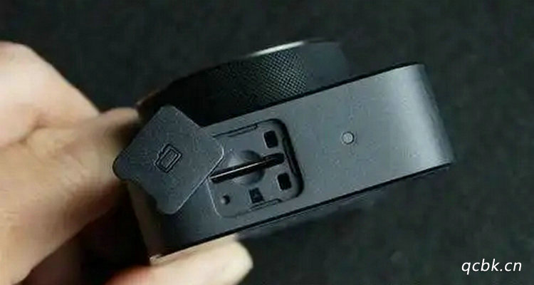 行車記錄儀內存卡怎么安裝